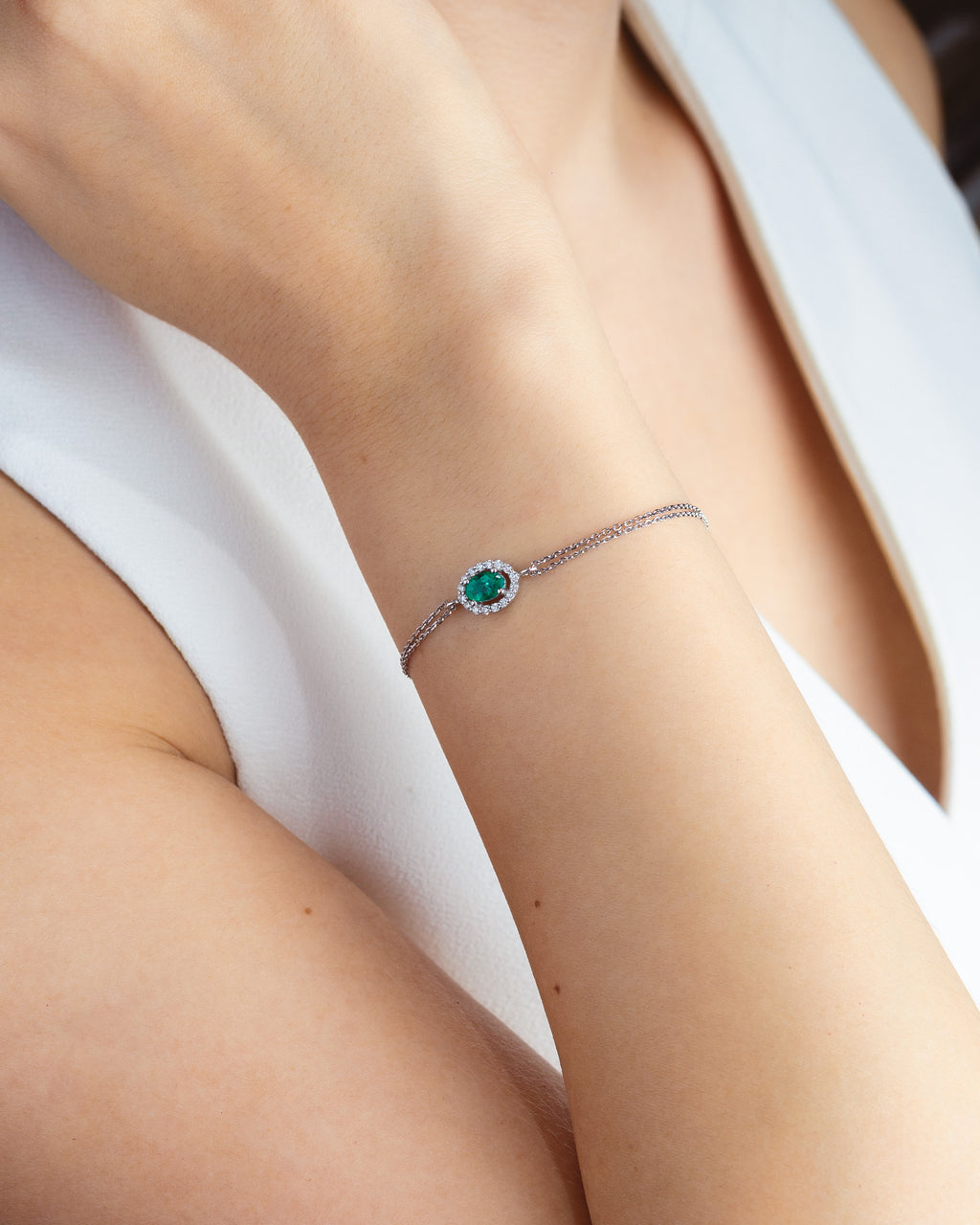 Pulsera con Esmeralda y Diamantes – Oro Blanco 14k