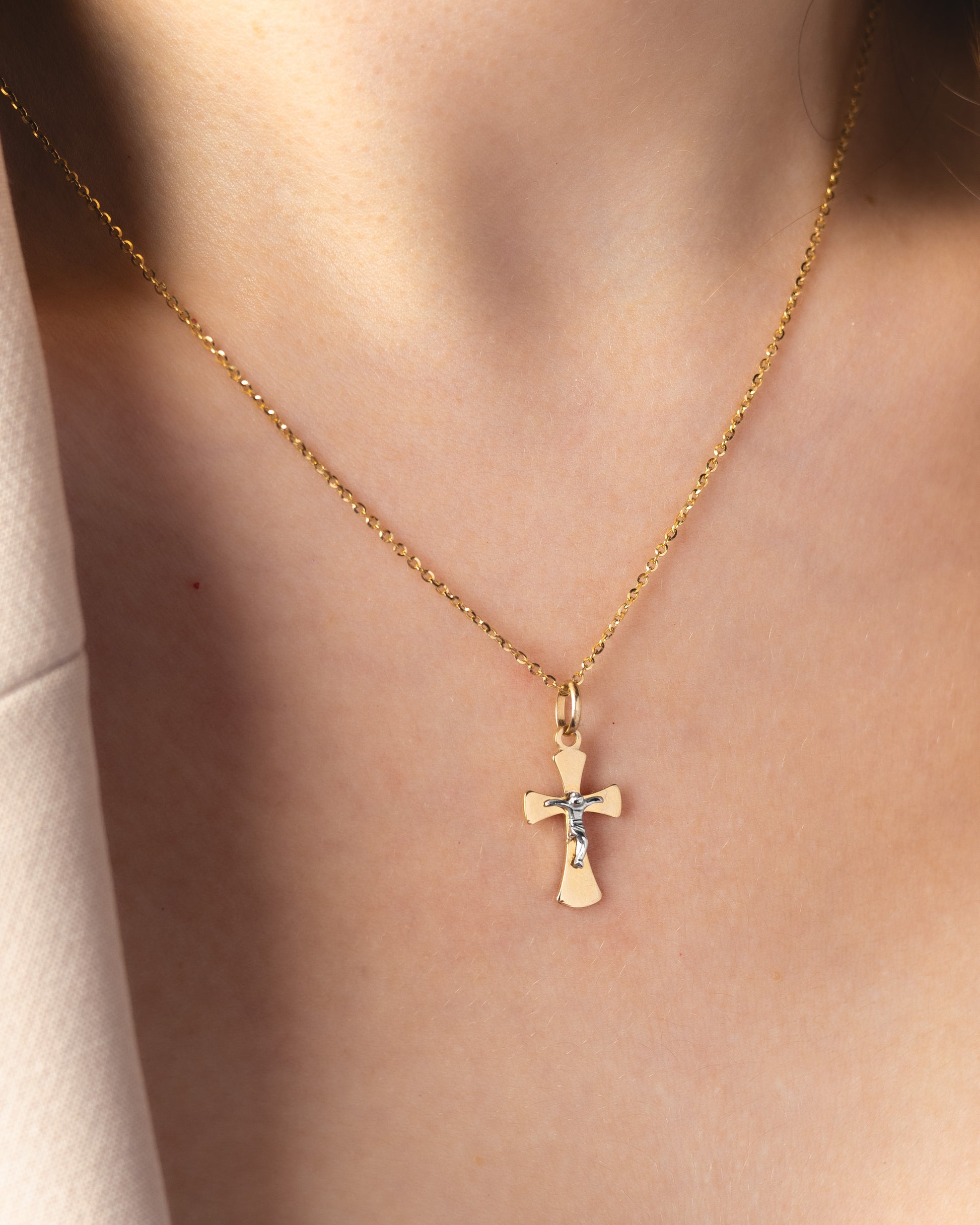 Dije Cruz con Cristo en Dos Oros 14k