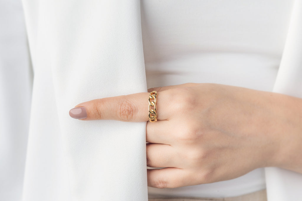 Anillo en Oro Amarillo 10k - Diseño Eslabones Entrelazados