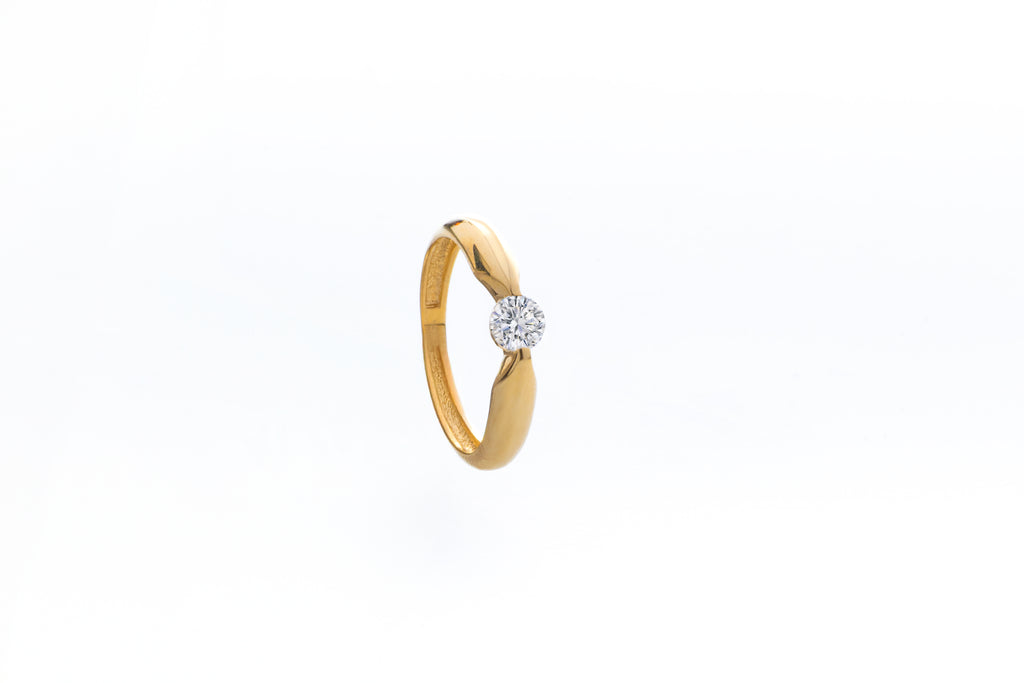 Anillo Solitario en Oro Amarillo 10k y Circonia Blanca