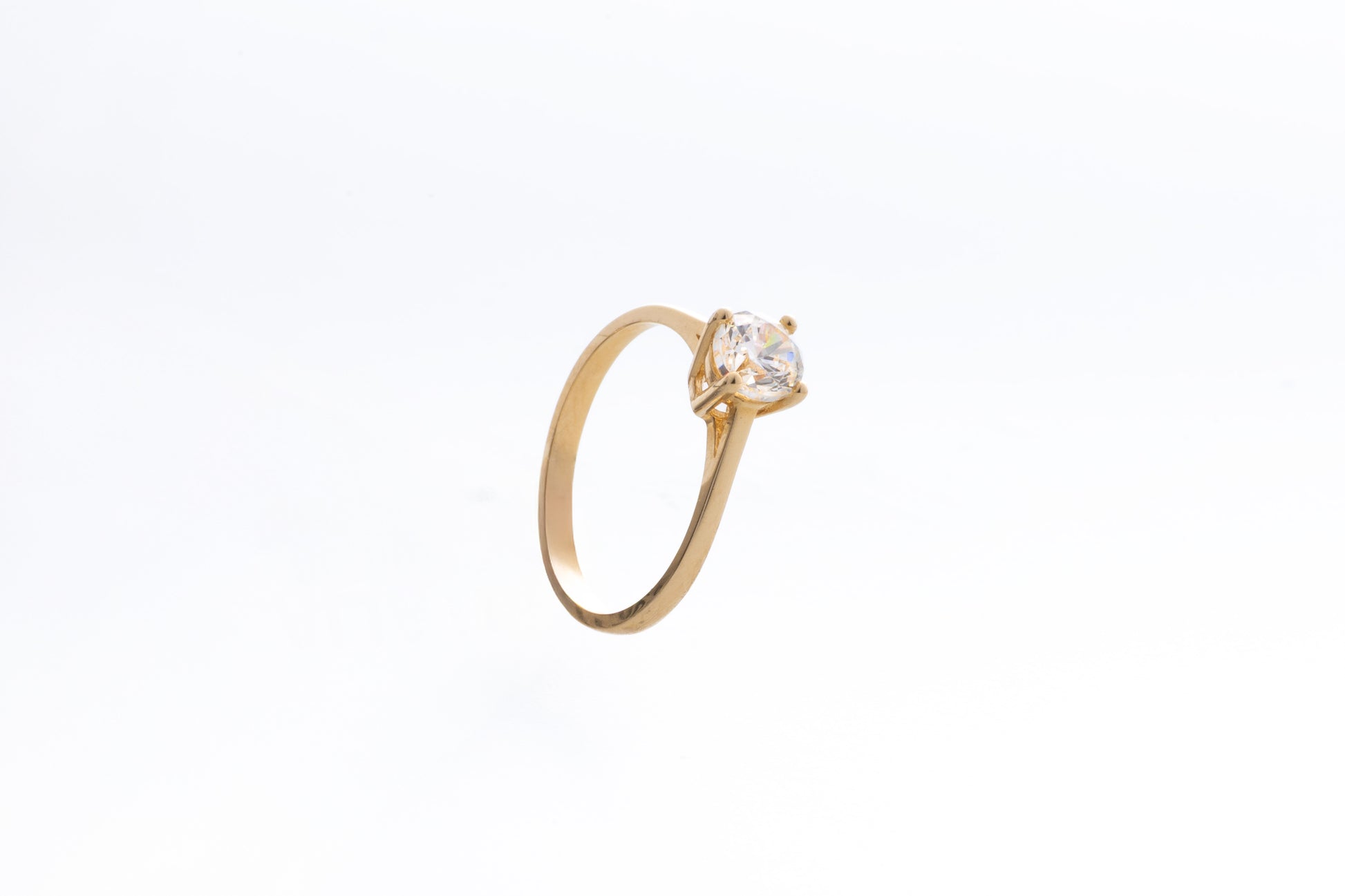 Anillo Solitario en Oro Amarillo 14k y Circonia Blanca