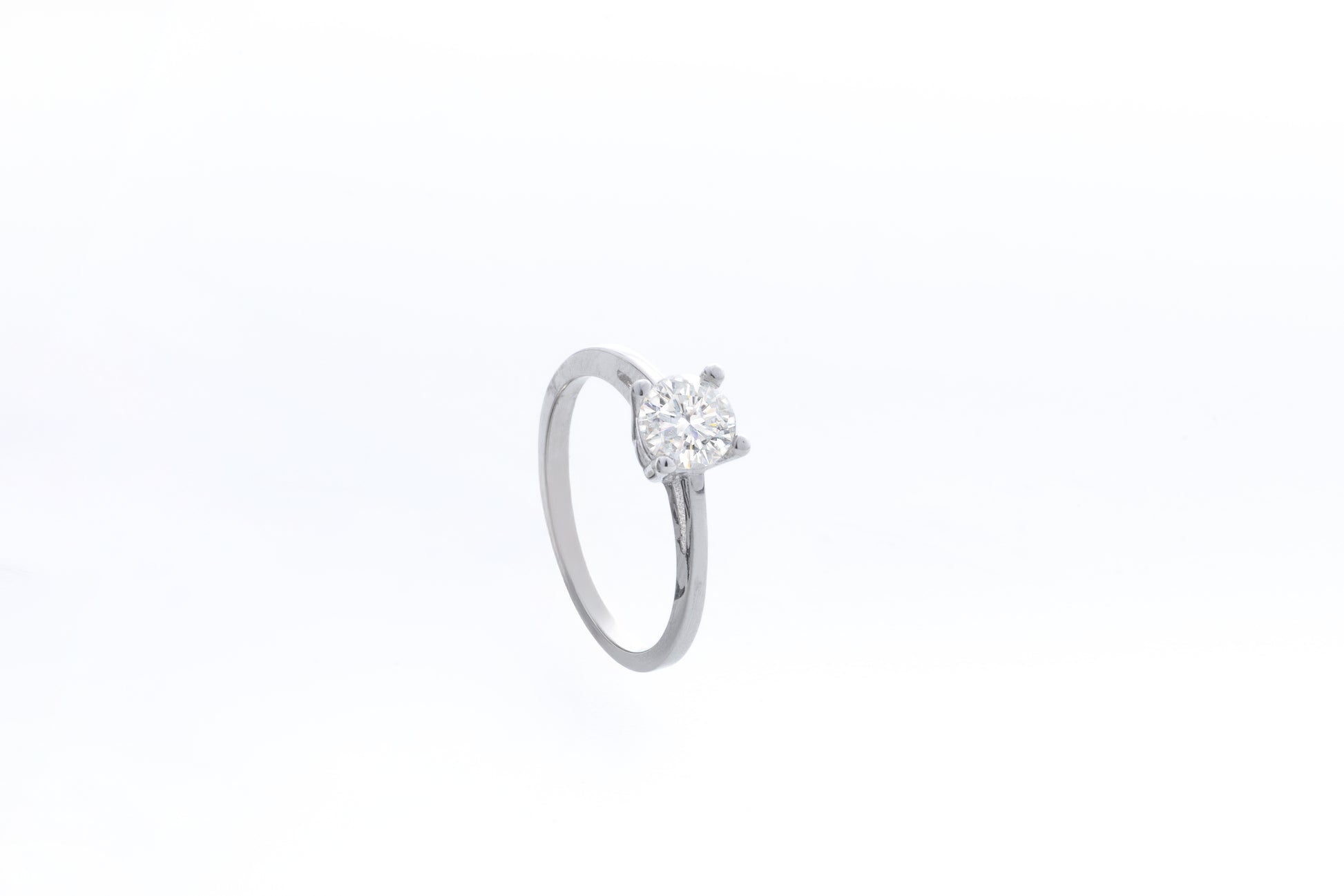 Anillo en Oro Blanco 14k y Circonia Blanca Corte Round