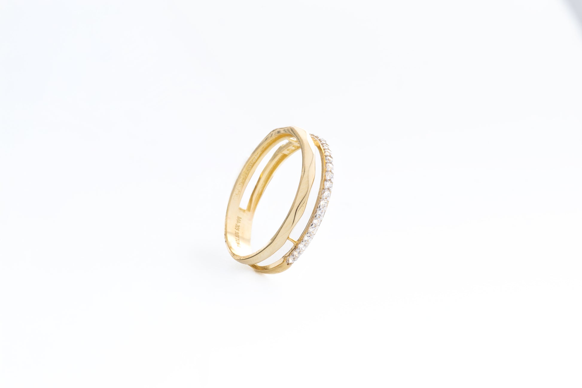 Anillo Doble Banda en Oro Amarillo 10k con Circonias