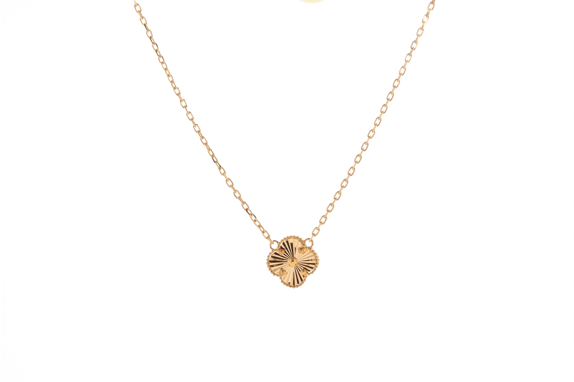 Dije Flor Cuatro Pétalos en Oro Amarillo 10k