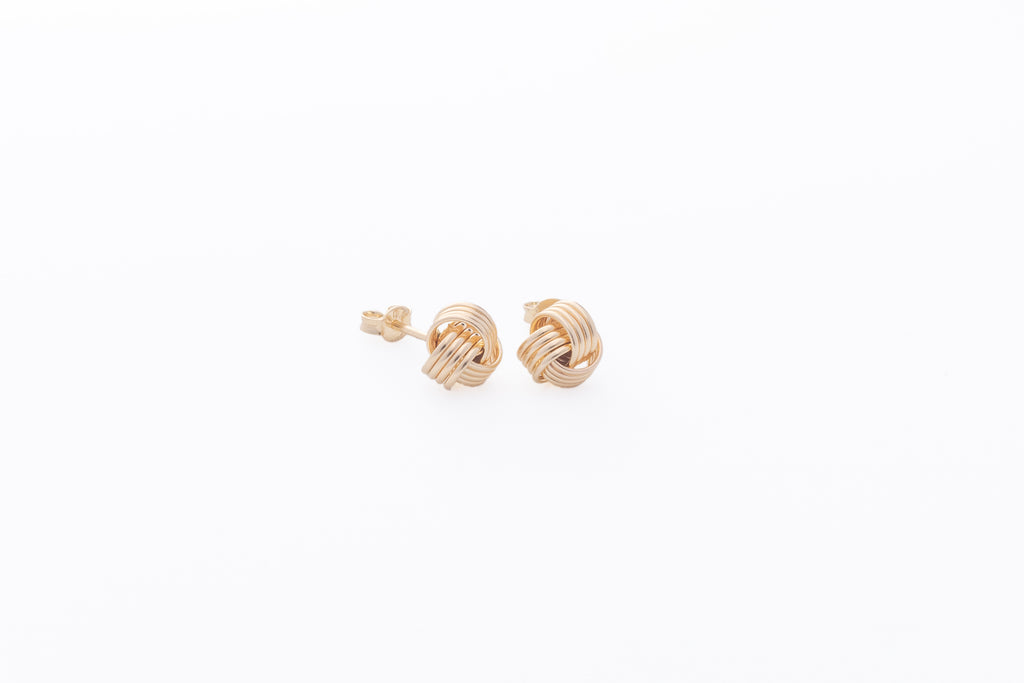 Aretes Nudo con Broche Mariposa - Oro Amarillo 10k