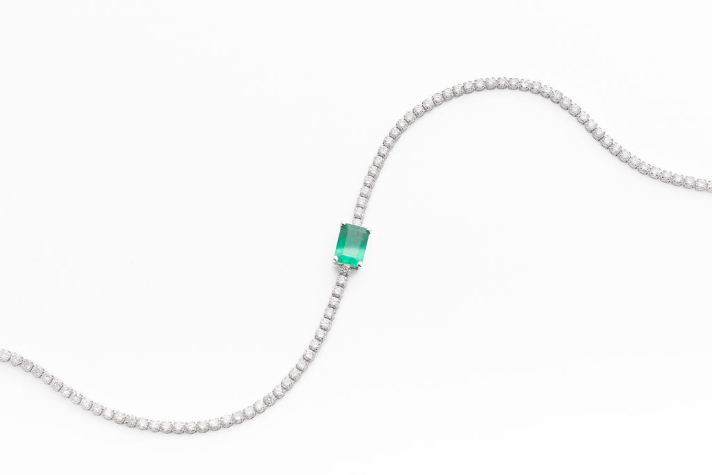 Tennis de Diamantes con Esmeralda Central - Oro Blanco 14k